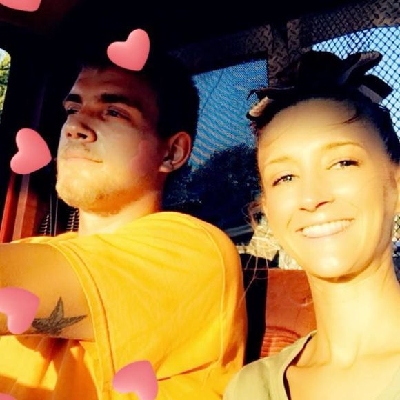 Meet your Posher, Nicole - Picture 1 of 1